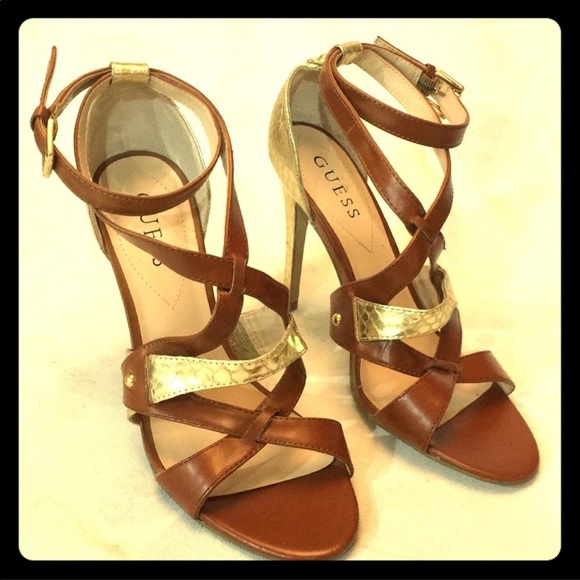 Strapped cute heels - Picture 7 of 7